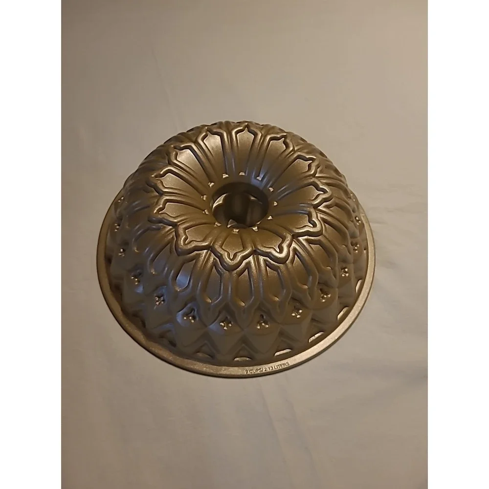 Williams-Sonoma Stained Glass Bunt Pan
